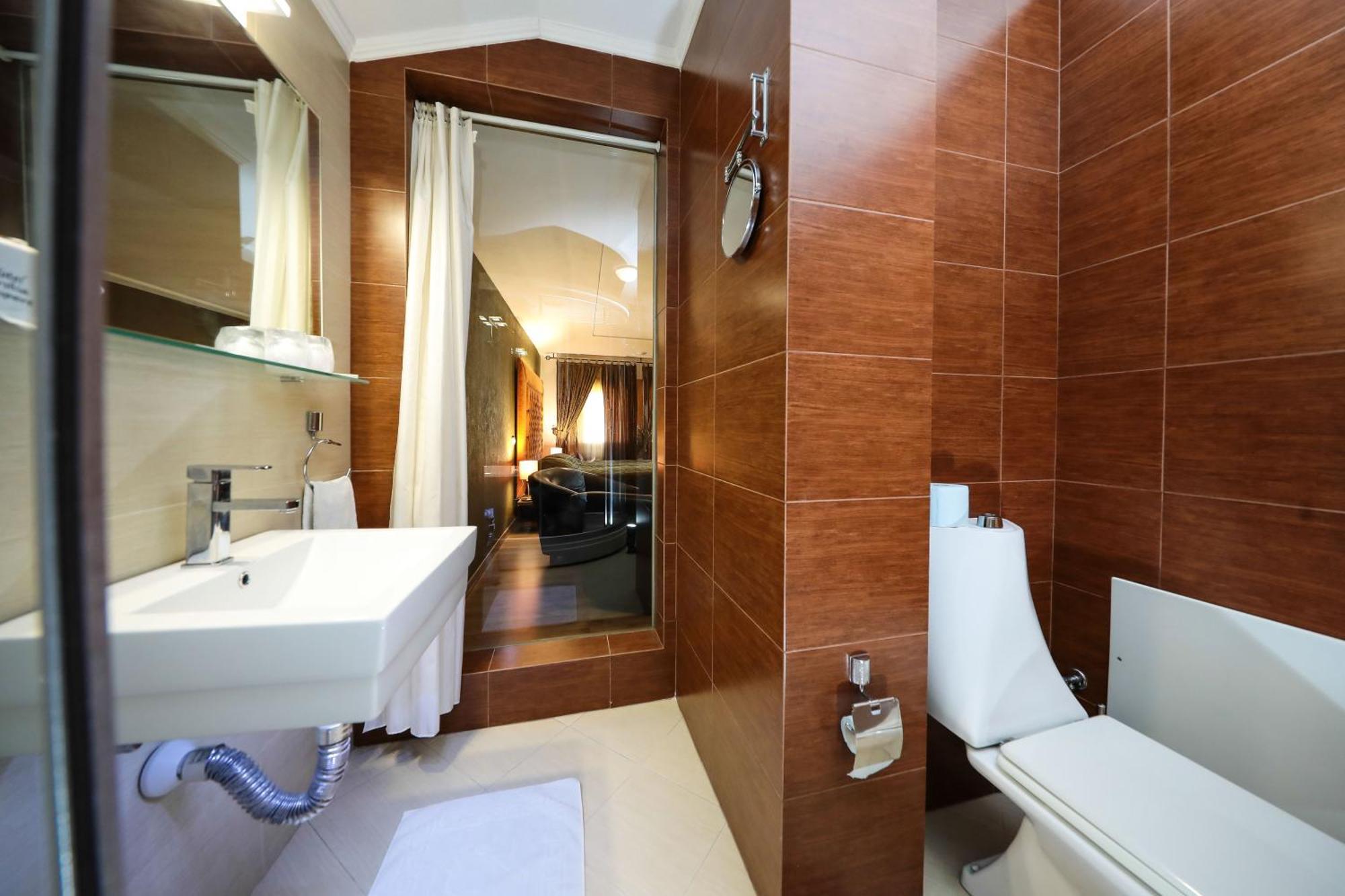 Hotel Carshia E Jupave Gjakova Екстер'єр фото