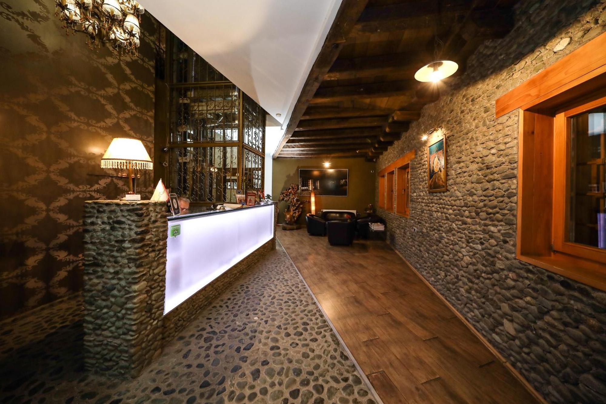 Hotel Carshia E Jupave Gjakova Екстер'єр фото